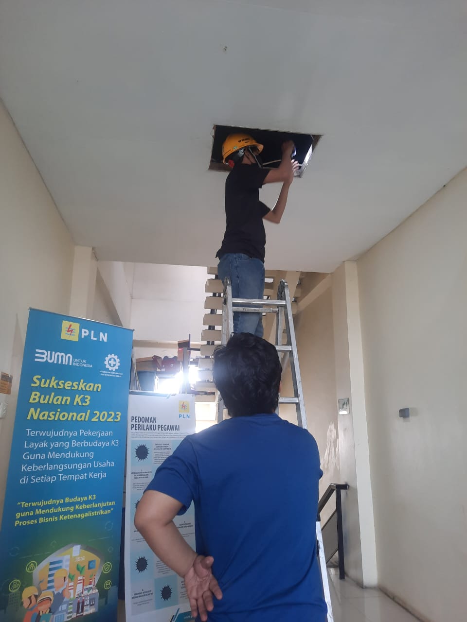 Pemasangan Jaringan Internet di PT PLN Sulselrabar